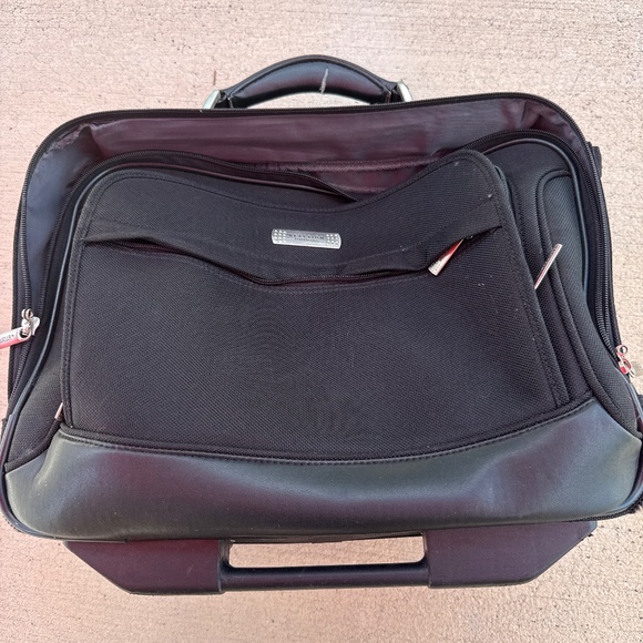 Kenneth Cole rollie briefcase - Picture 1 of 8
